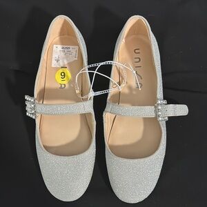 NWT Unisa Glittery Mary Jane Flats sz 9